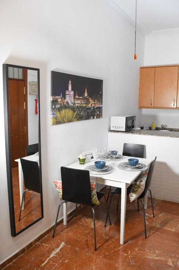 Apartamento Descalzos Севілья Екстер'єр фото