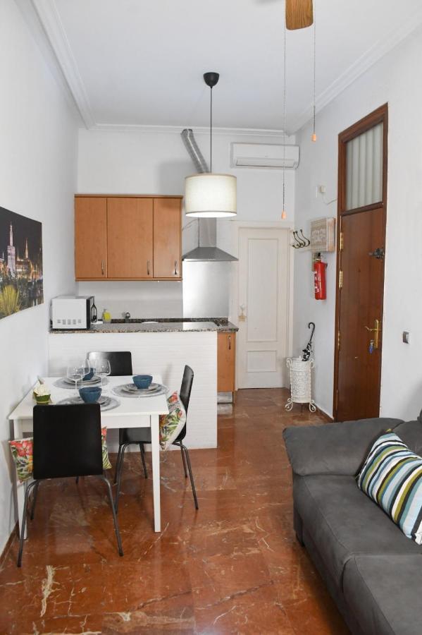 Apartamento Descalzos Севілья Екстер'єр фото