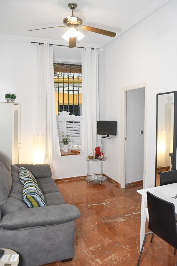 Apartamento Descalzos Севілья Екстер'єр фото